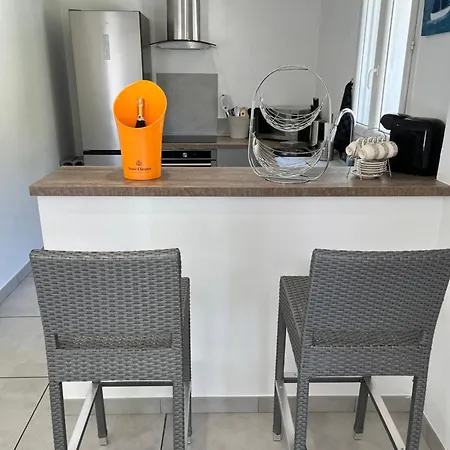 Les Nefliers * סן-מקסים