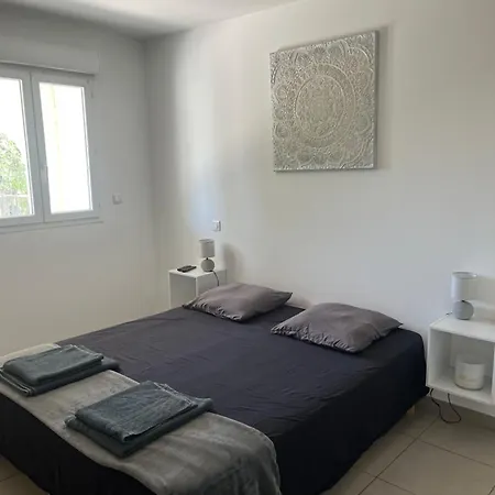 Les Nefliers סן-מקסים