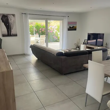 Les Nefliers * סן-מקסים